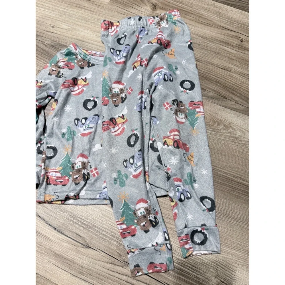 Disney Pixar Cars Christmas Pajamas Toddler Boys 5T Lightning McQueen Mater Set